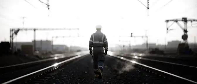 Железнодорожная семья расширяется: РЖД трудоустроила свыше тысячи участников СВО